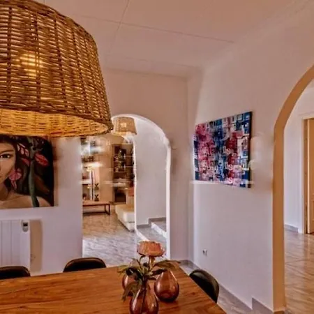 Chalet Santa Susana